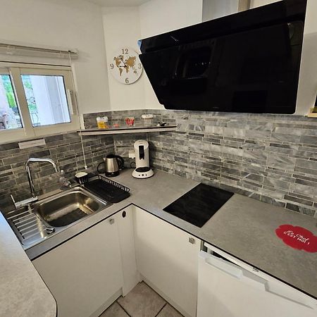 F2 entièrement refait à neuf en 2021 + parking. Apartamento Grasse Exterior foto