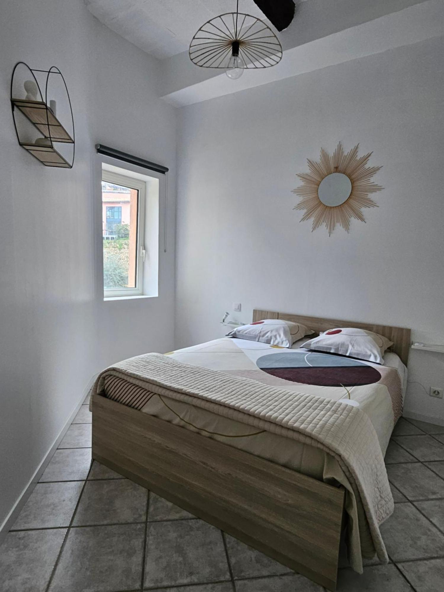 F2 entièrement refait à neuf en 2021 + parking. Apartamento Grasse Exterior foto