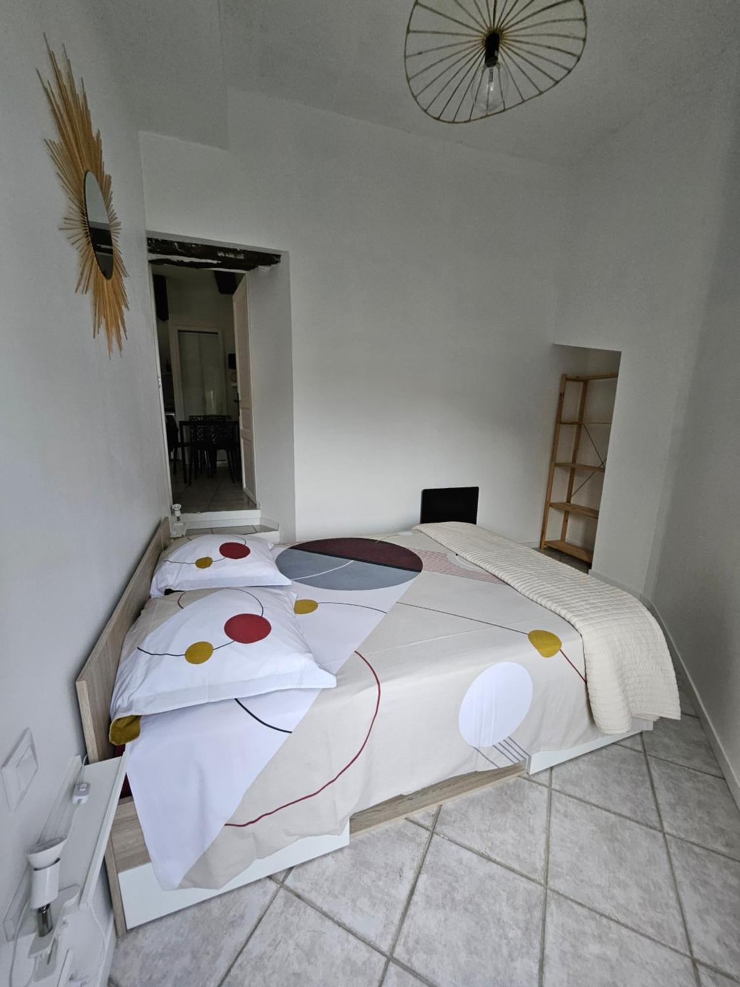 F2 entièrement refait à neuf en 2021 + parking. Apartamento Grasse Exterior foto