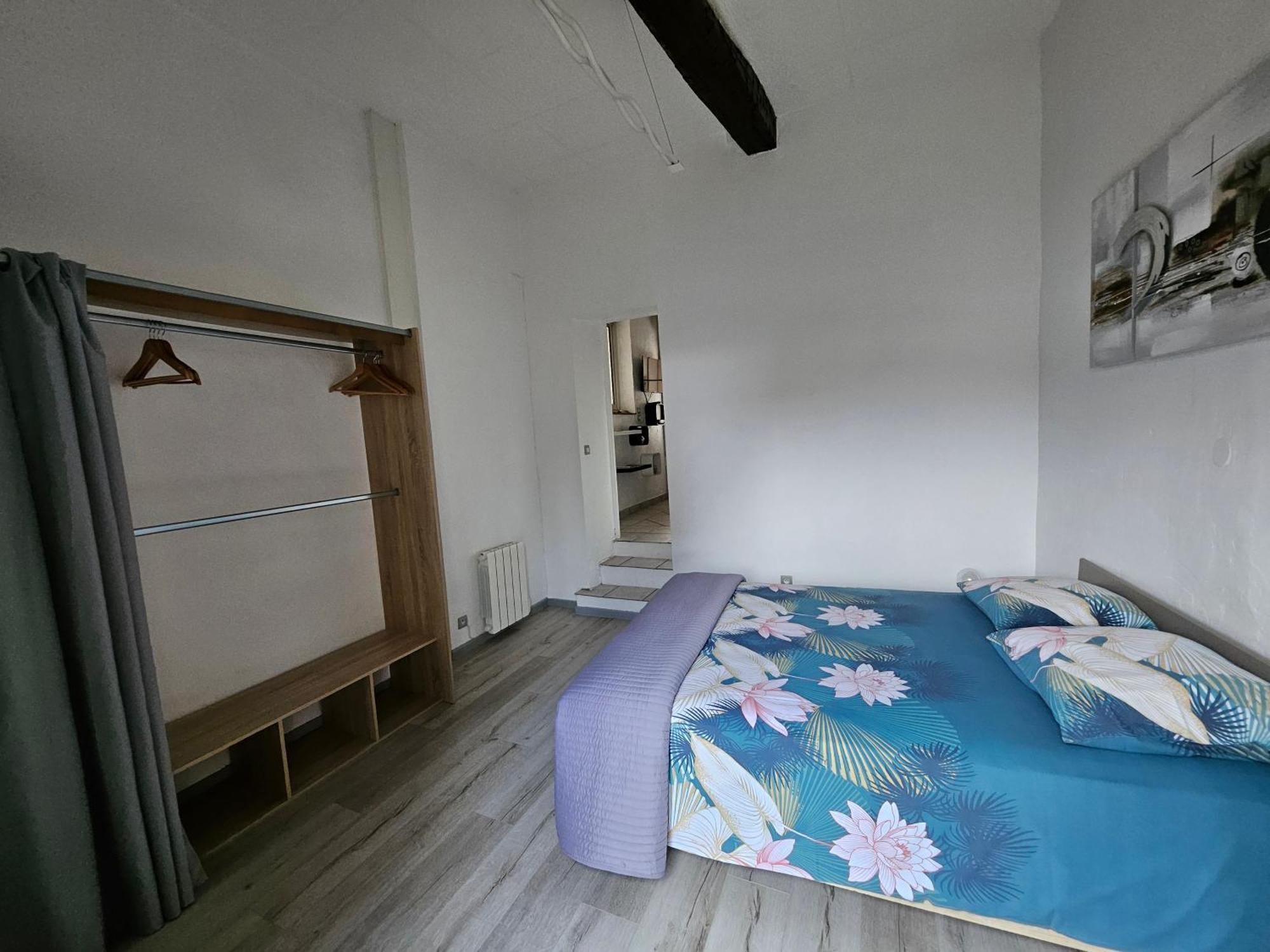F2 entièrement refait à neuf en 2021 + parking. Apartamento Grasse Exterior foto