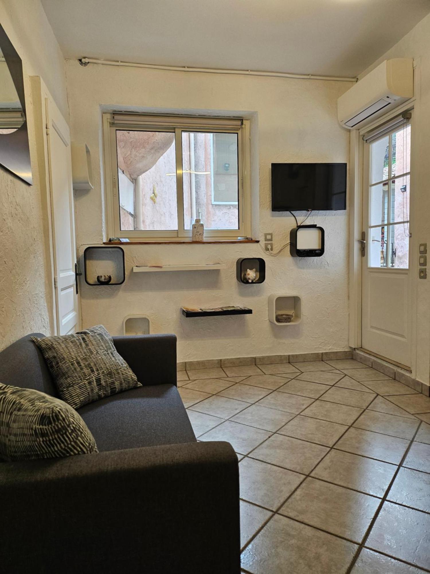 F2 entièrement refait à neuf en 2021 + parking. Apartamento Grasse Exterior foto